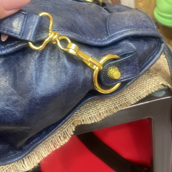 Volunteer bag for woman is dark blue leather - Picture 5 of 6